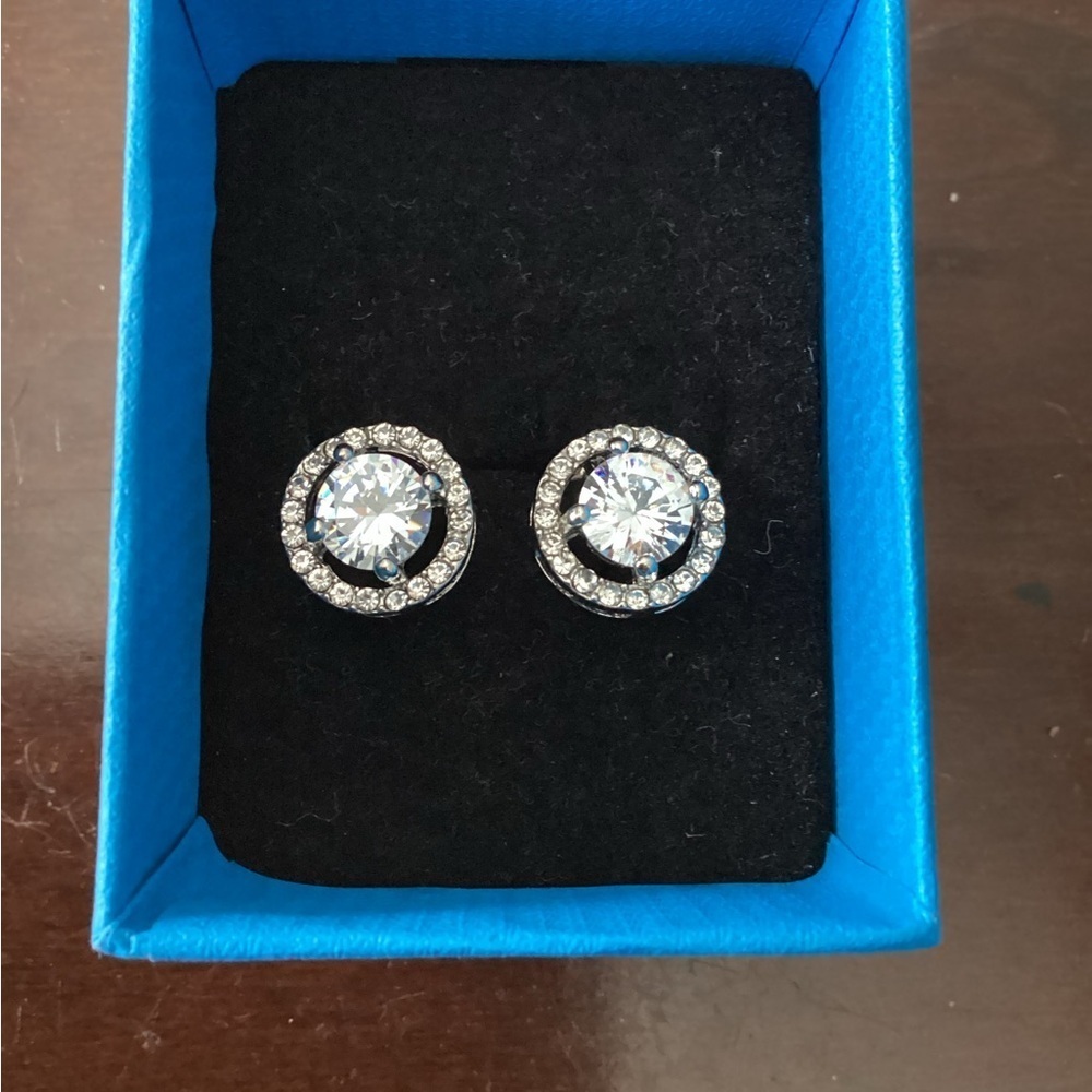 Elegant Synthetic Zirconia Silver Stud Earrings